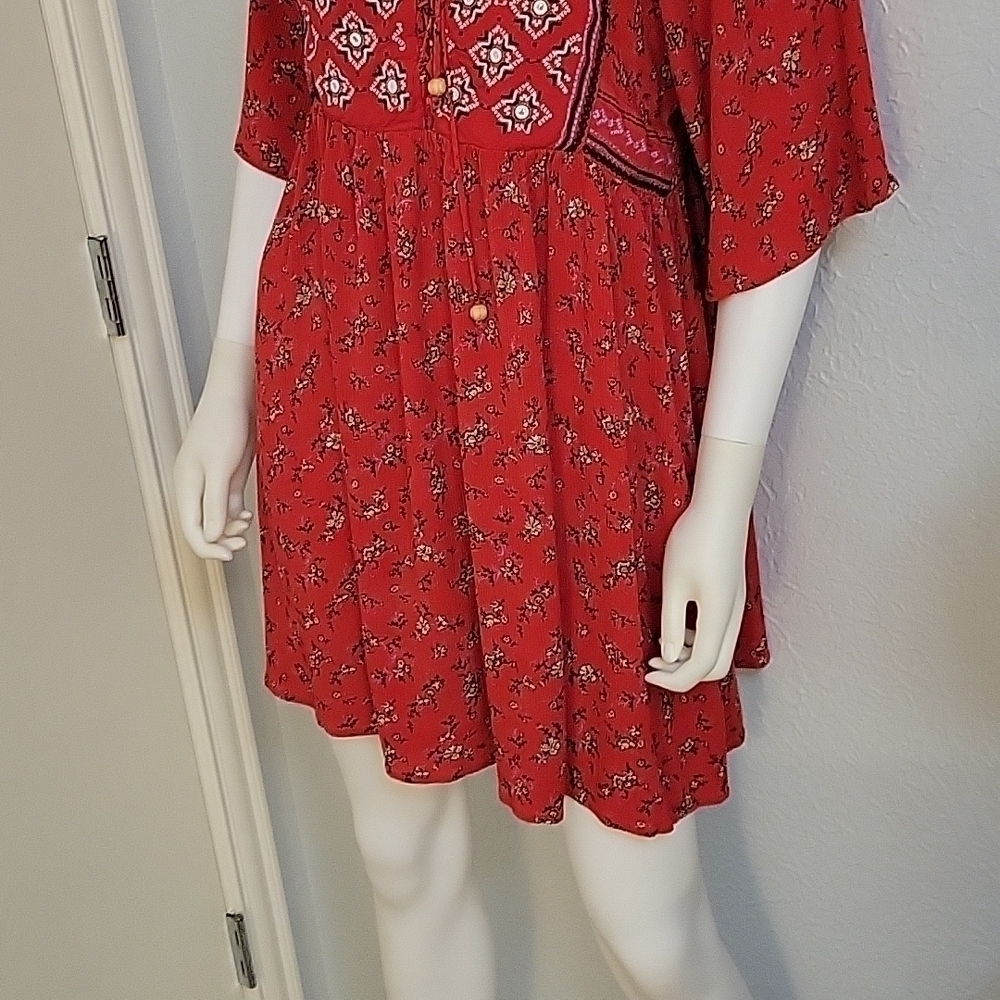 WONDERLY Red Ditsy Floral Mexican Embroidered Mini Trapeze Fiesta Dress - Picture 6 of 9